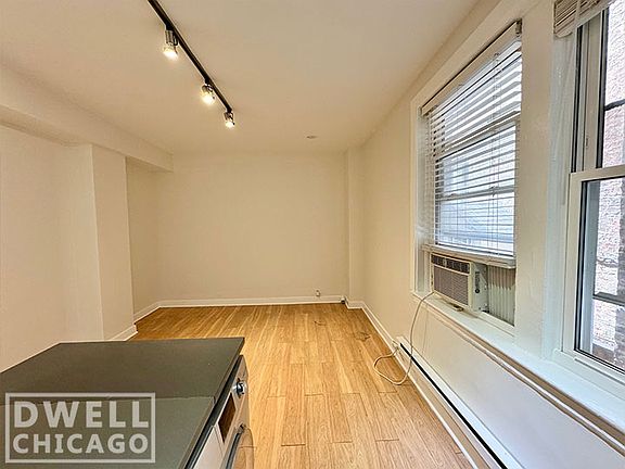 2nd image of 513 W Belmont Ave