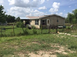 401 Oak Rd, Harper, TX 78631