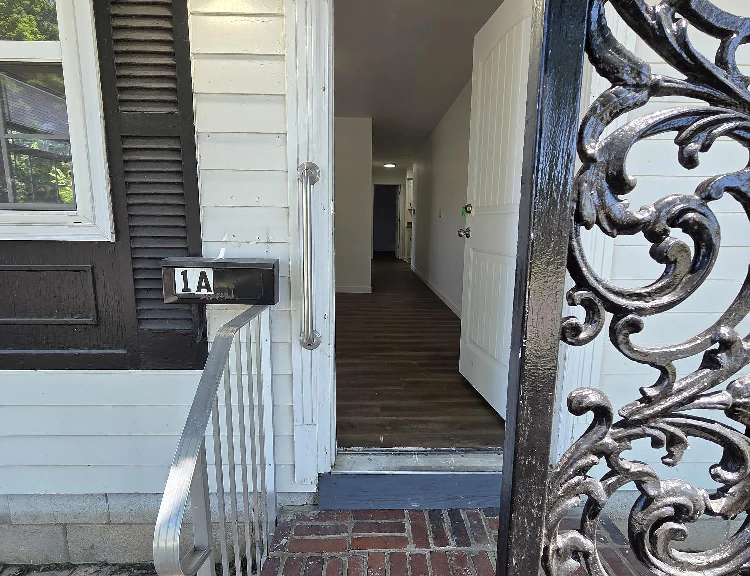649 South Ave — Photo 4