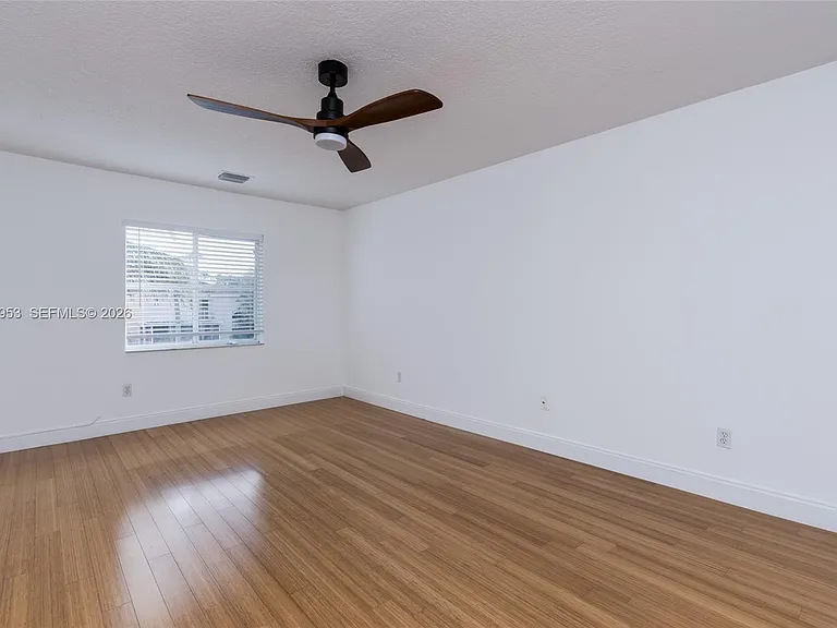 1540 N Trafalgar Cir — Photo 20