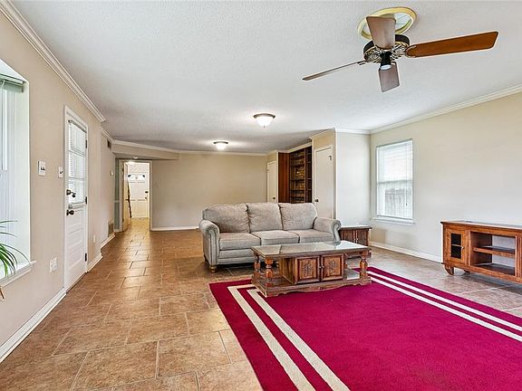 5th image of 1805 Stanford Ave