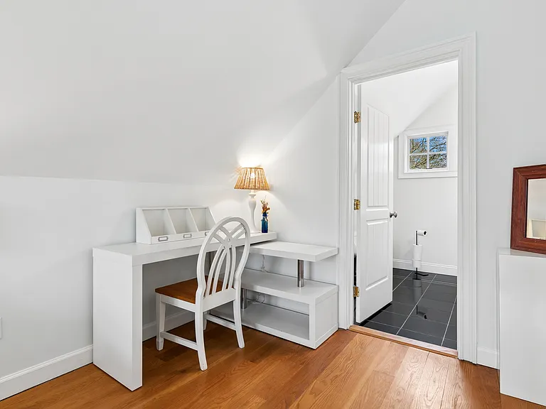 10 Foxboro Rd — Photo 30