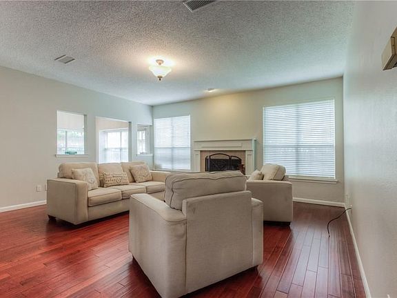 4th image of 7625 Blossom Dr