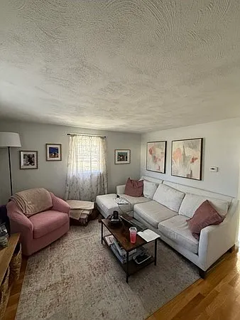 Building Photo - 125 Pleasant St #1