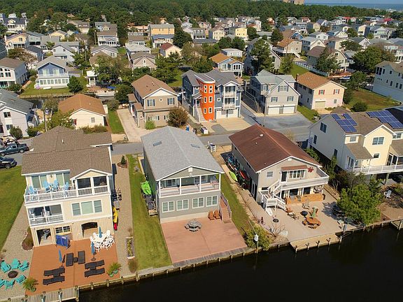 3rd image of 154 New Castle Dr