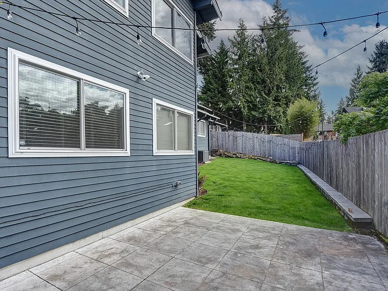 2027 184th Ave NE — Photo 19