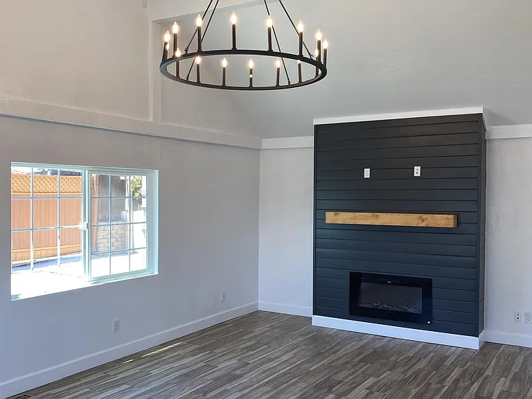 3022 Voltaire St — Photo 2
