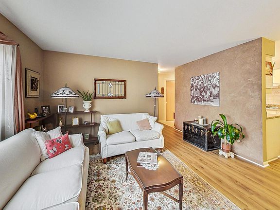 4th image of 800 Washington Blvd APT 406