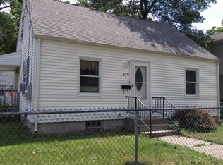 139 Santa Barbara St, Springfield, MA 01104