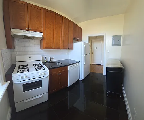 3401 Parsons Blvd #B4 Photo 1 3401 Parsons Blvd #B4 Photo 1