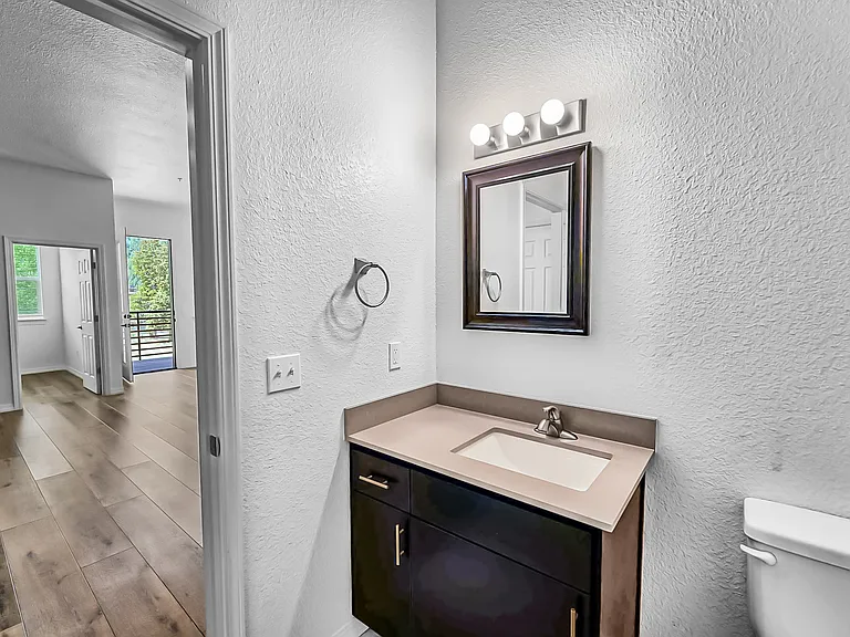 580 1st Ave N #206 — Photo 15