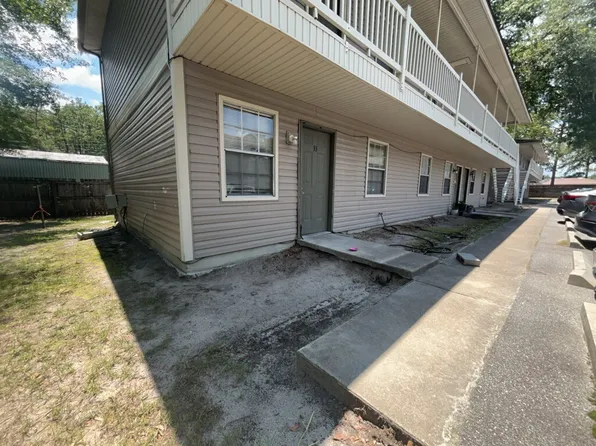 215 Darsey Rd APT 33, Hinesville, GA 31313