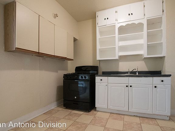 4th image of 1409 W Woodlawn Ave APT 04