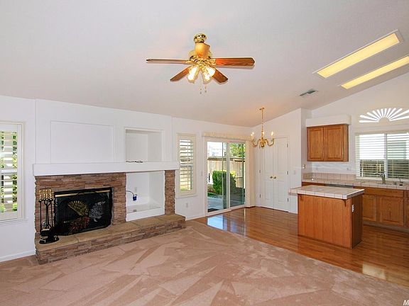 5th image of 9662 Mizzenmast Way