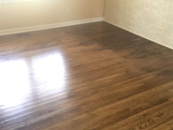 3rd image of 4013 Belvoir Dr SW