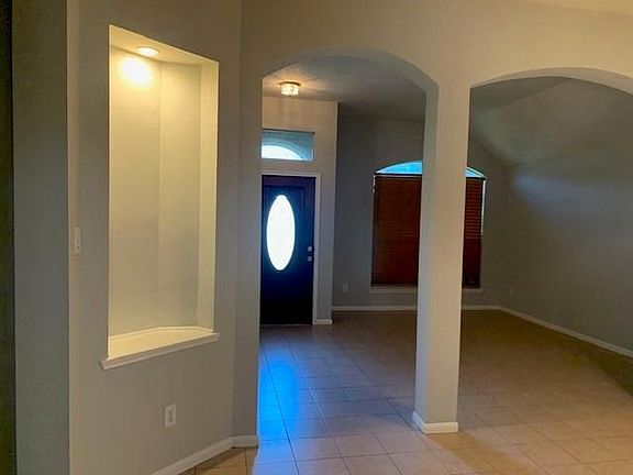 3rd image of 1526 Chandler Park Ln