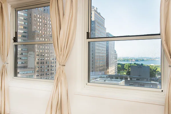 Rented by R New York | media 7