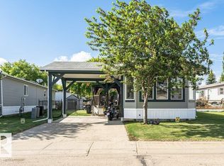 233 Oak Wood Dr NW, Edmonton, AB T6P 0A4