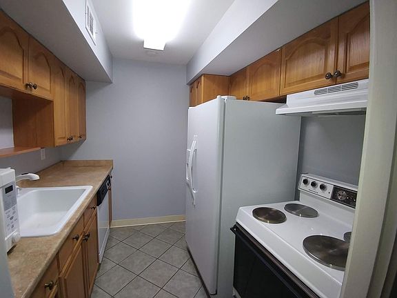 4th image of 2201 Fountain View Dr APT 56F