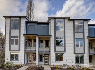 6726 NE 187th St #C101, Kenmore, WA 98028