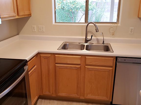 5th image of 1931 W Alder Grove Dr