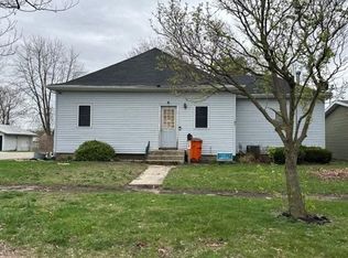 728 N Market St, Winamac, IN 46996