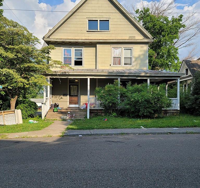 1st image of 625 Moore St