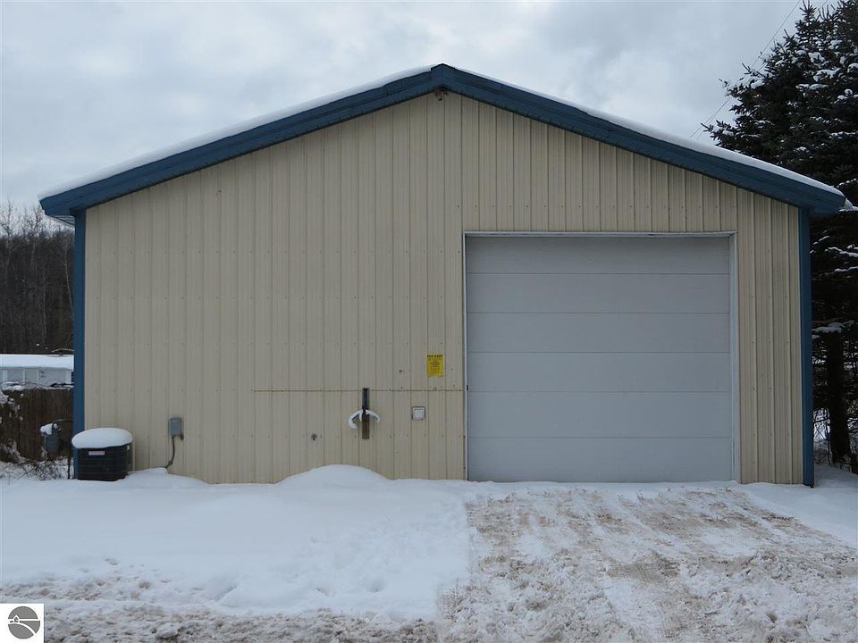 10940 Cedar St, Honor, MI 49640 Zillow