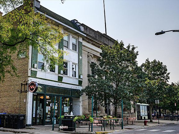 2nd image of 3059 W Logan Blvd #2