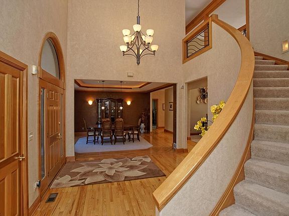 4th image of 6980 Woodlands Ln