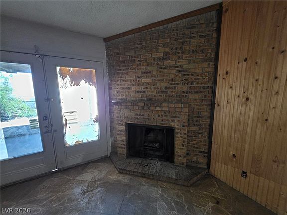 3rd image of 1322 Lucky St