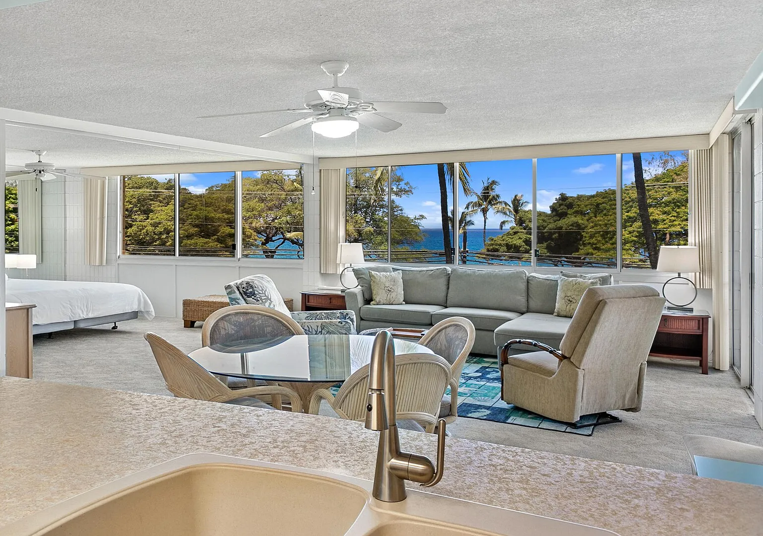 Haleakala Shores A-301 - Golden Sand Beaches, Ocean Views, Sleeps 6, — Photo 2
