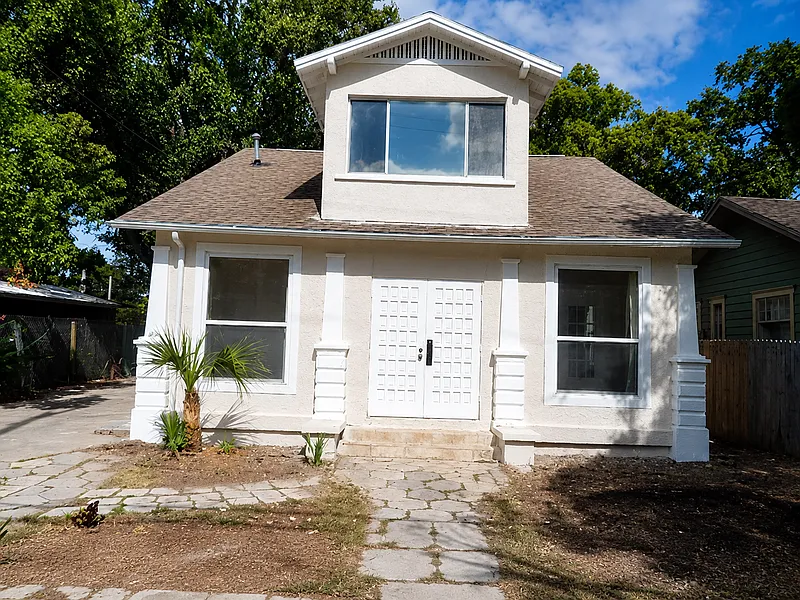 4 bed, 2.0 bath, 1872 sqft, $2,750 — Photo 2
