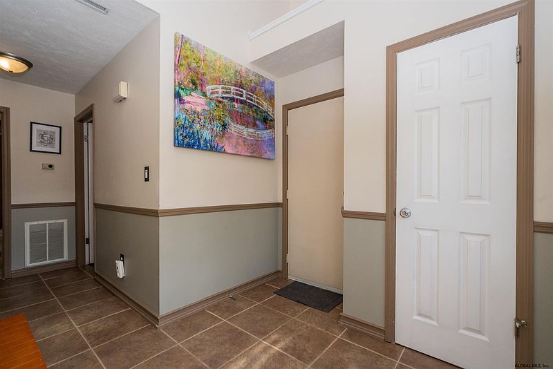 3rd image of 115 CONCORD Avenue