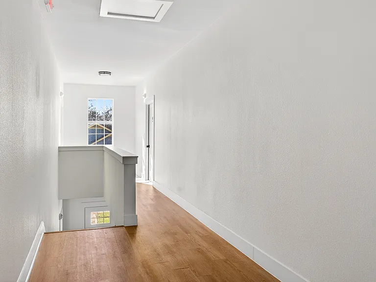 435 W 9th St #C — Photo 20