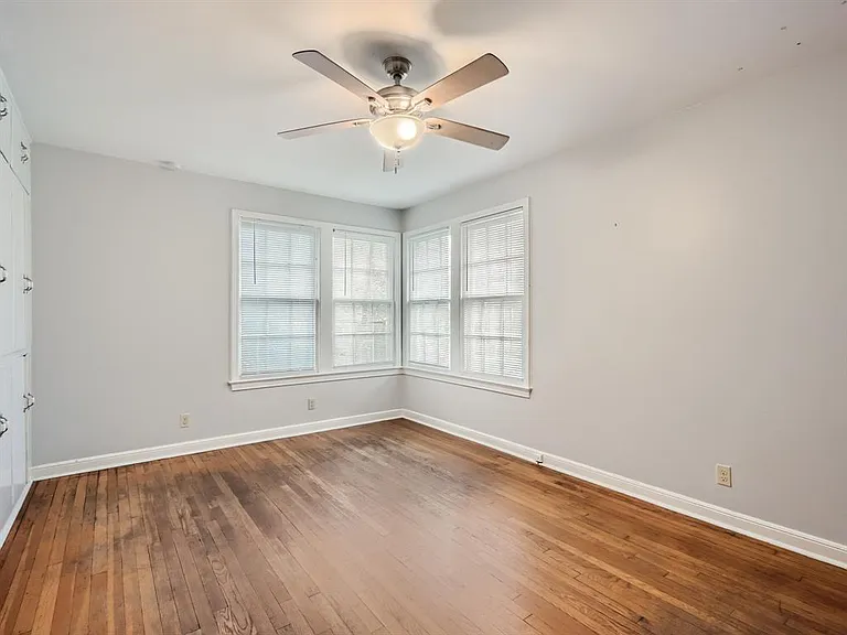 1204 E 31st St — Photo 10