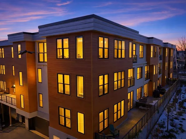 68 Los Angeles St #Penthouse 5, Newton, MA 02458