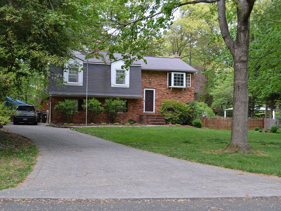 1st image of 993 Miller Cir