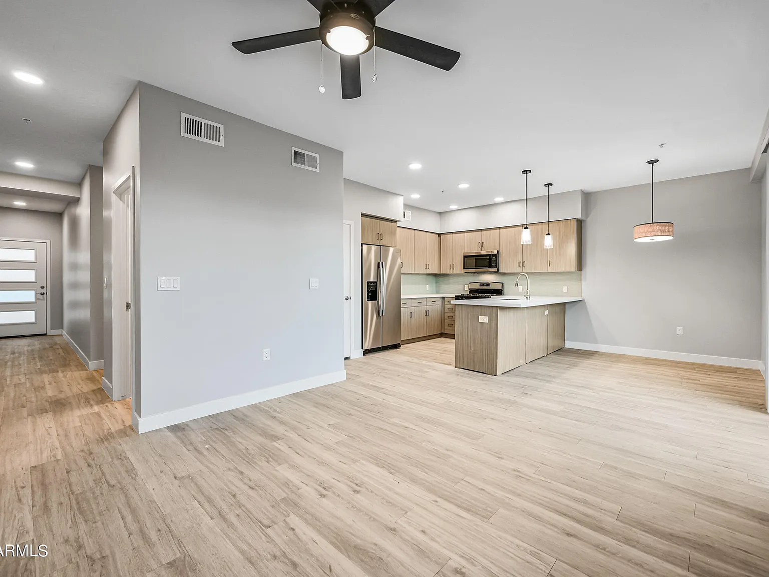 3 bed, 2.5 bath, 1755 sqft, $2,700 — Photo 4