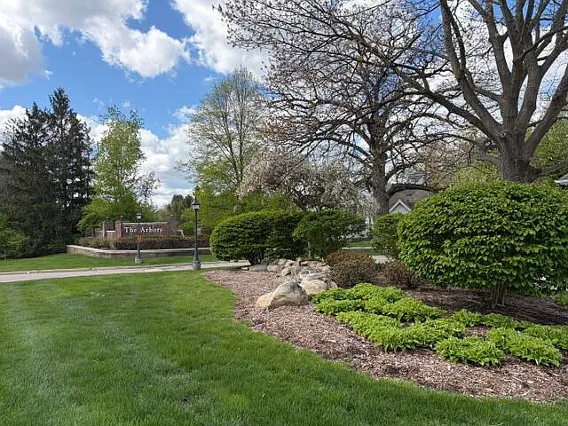 4299 Pine Ridge Ct — Photo 23