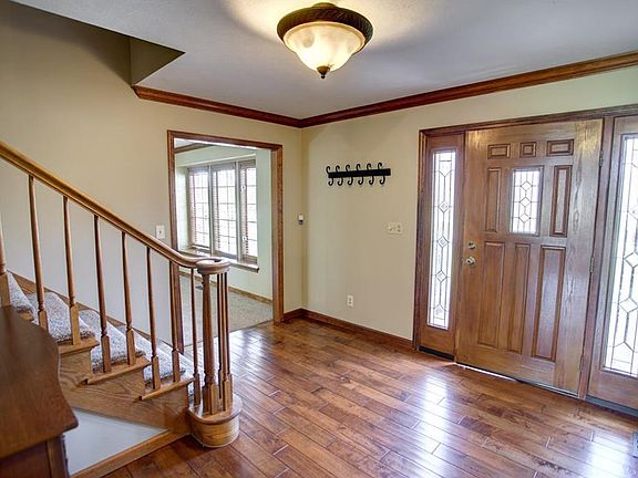 5th image of 9582 Meadow Woods Ln