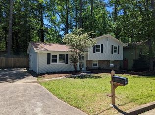 2286 Cherokee Valley Dr, Lithonia, GA 30058