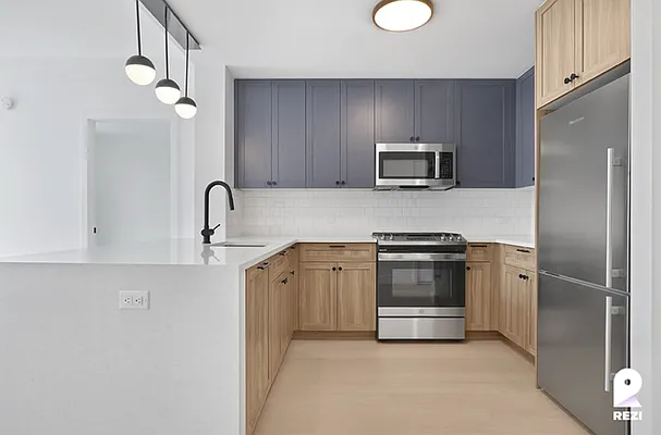 Rented by REZI | media 38