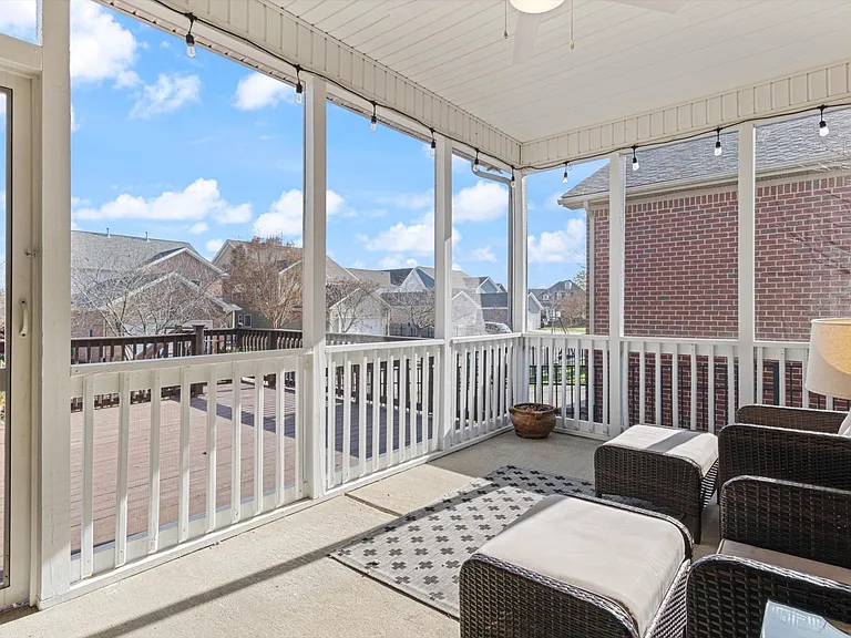 614 Patriot Ln — Photo 35