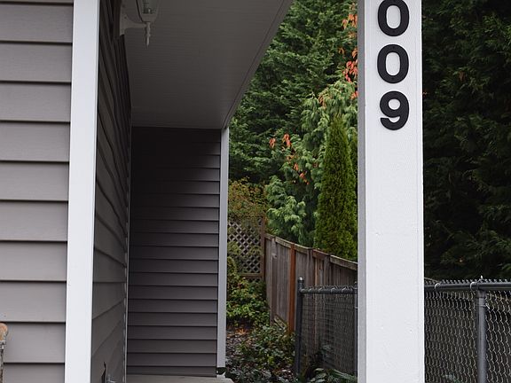 3rd image of 12009 117th Avenue Ct E