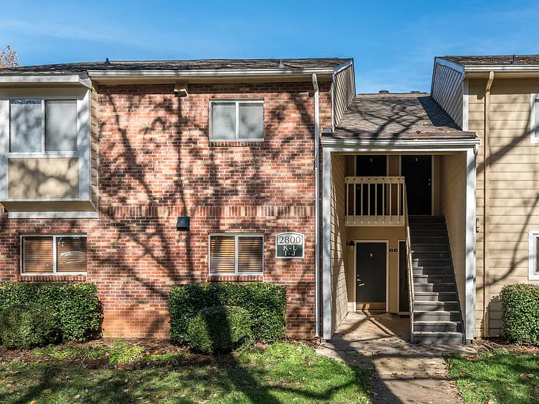 2800 Heathstead Pl #K — Photo 2