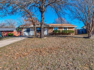 133 Rhoades St, Azle, TX 76020