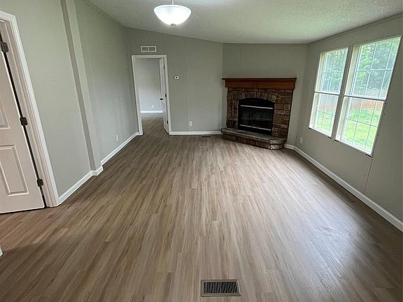 5th image of 5011 Pine Springs Dr