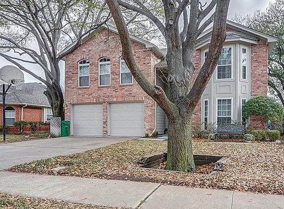 3rd image of 2708 Laurel Hill Dr
