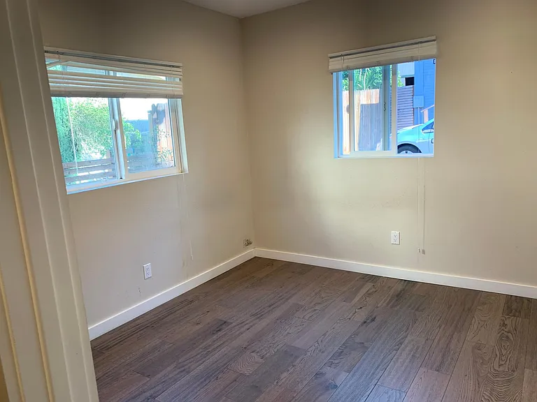 626 N Coronado St — Photo 8